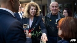 Բուլղարիայի նախագահ և նախագահի թեկնածու Իլիանա Իոտովան նախընտրական հանրահավաքի ժամանակ Դիմիտրովգրադ քաղաքում հանդիպում է իր կողմնակիցների հետ, 21-ը հոկտեմբերի, 2026 թ.