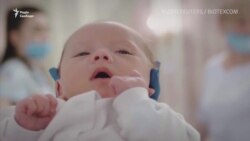 Народжені сурогатно немовлята «застрягли» в Україні через карантин (відео)