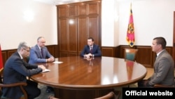 Igor Dodon la întîlnirea cu Dumitru Roibu la Președinție, Chișinău