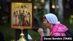 A religious procession in memory of the last tsar and his family is held in Yekaterinburg on July 17, 2017.