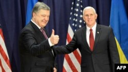 Petro Poroșenko la întîlnirea cu vicepreședintele american în marginea Conferinței de Securitate de la München