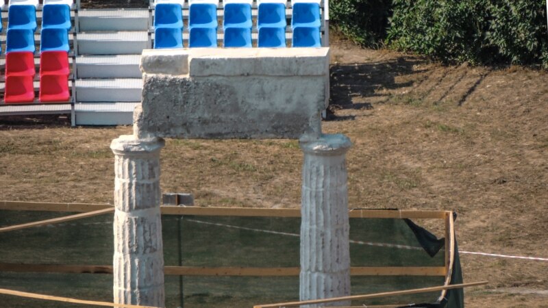 В Керчи на руины Пантикапея вернули колонны, вывезенные ранее из-за угрозы обрушения (+фото)