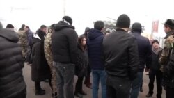 Բողոքի ակցիա Վ․ Սարգսյանի անվան ռազմական համալսարանի մոտ, ժամկետային զինծառայողների ծնողները անվտանգության երաշխիքներ են պահանջում