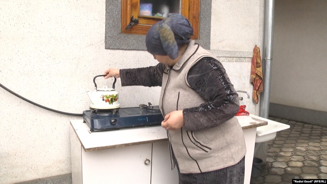 Uzbekistan has faced acute natural-gas shortages in recent winters. (file photo)