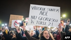 Victoria șocantă a lui Georgescu a stârnit proteste repetate la București și în alte mari orașe din România.