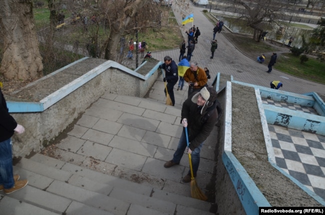 Акція «За чистий Крим» як символічний протест проти агресії Росії, Сімферополь, 8 березня 2014 року
