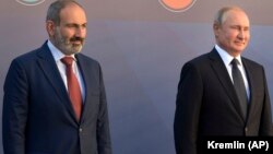 Премьер-министр Армении Никол Пашинян и президент России Владимир Путин