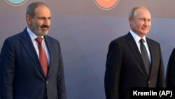 Никол Пашинян з Володимиром Путіним