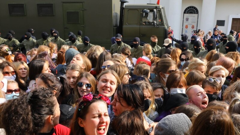 Беларусь: задержания на женском марше (фотогалерея)