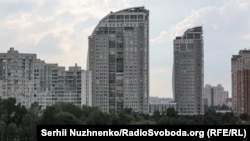 Будинки-«вітрила» на Оболонській набережній Києва