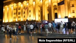 Акция протеста у здания парламента в Тбилиси