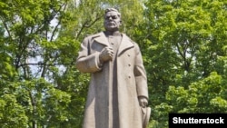 The Soviet-era monument to General NIkolai Vatutin in Kyiv.