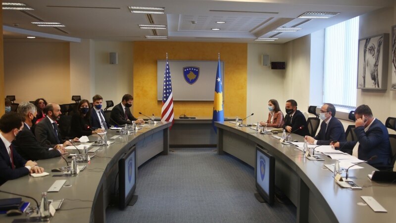 Hoti diskuton me një delegacion amerikan për nevojat ekonomike dhe energjetike të Kosovës