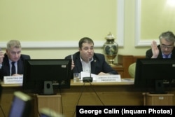 Adrian Solomon, președontele comisiei de muncă din Camera Deputaților crede că economia României „nu stă” în femeile de serviciu.