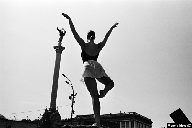 Киев. Майдан. Балерина. Май 2024 года