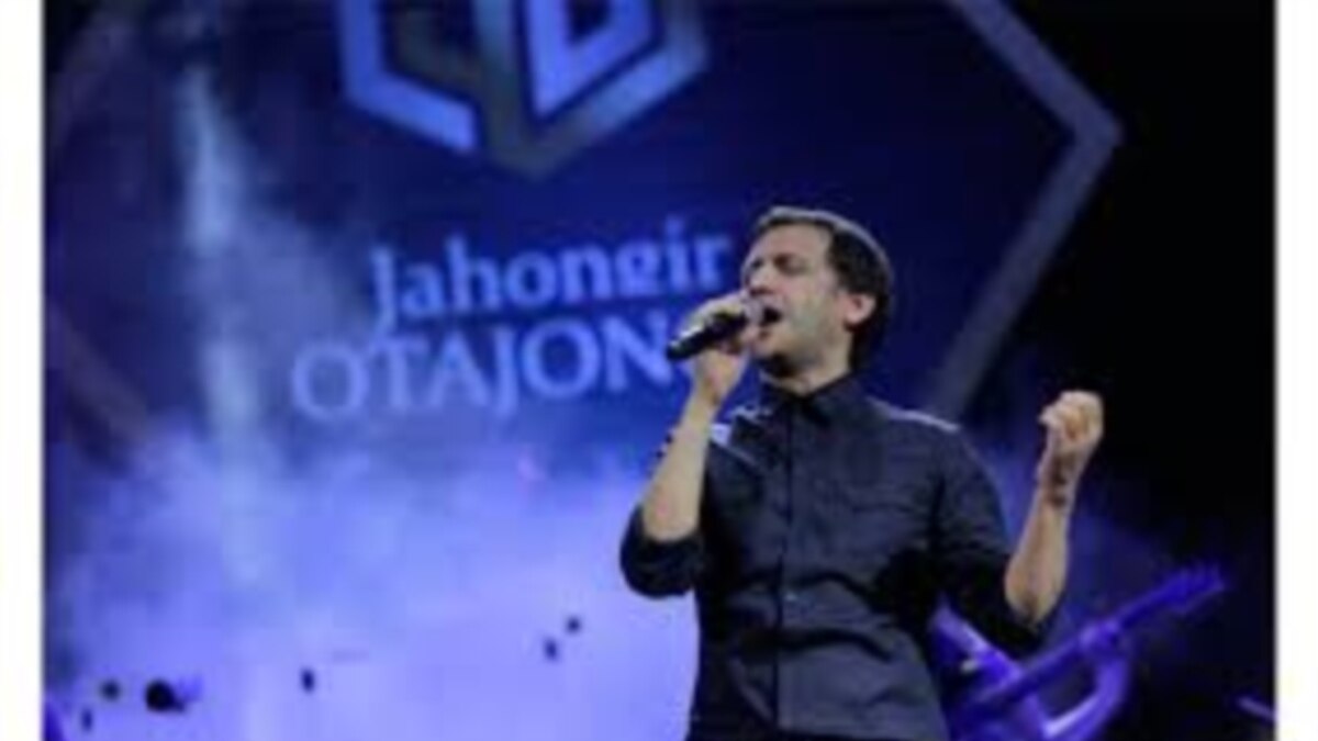 Өзбекстанда белгилүү ырчы «шариатка каршы келгендиктен» музыкалык ...