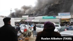 Daghestan -- People gather near a blazing marhet in the capital makhachkala, March 31, 2017