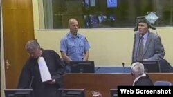 Ratko Mladić u sudnici Haškog tribunala, 8. prosinac 2011.