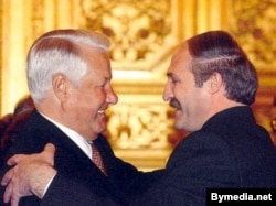 Аляксандар Лукашэнка сустракаецца ў 1999 годзе ў Маскве з тагачасным прэзыдэнтам Расеі Барысам Ельцыным.