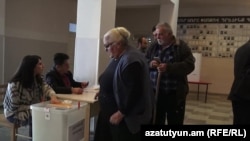 Armenia - Residents of Achajur village vote in local elections, 5Nov2017. 