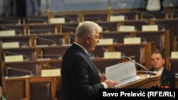 Premijer Duško Marković u polupraznoj skupštinskoj sali