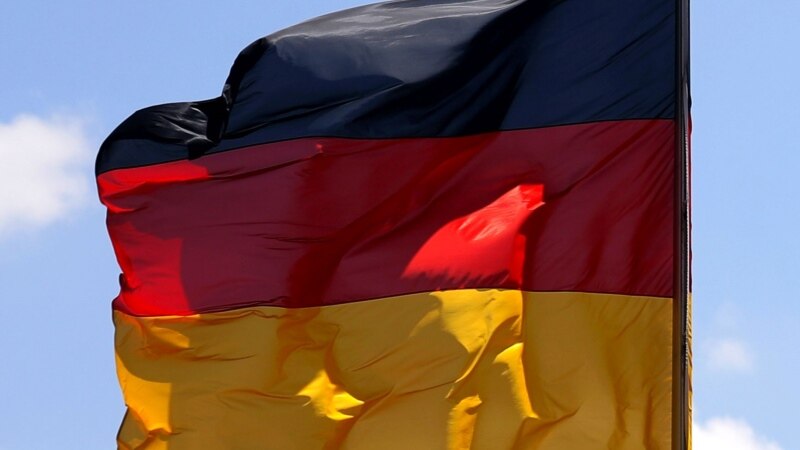 Германската амбасада донираше 2,5 милиони денари за медицинска опрема