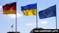 Флаги ФРГ, Украины и ЕС