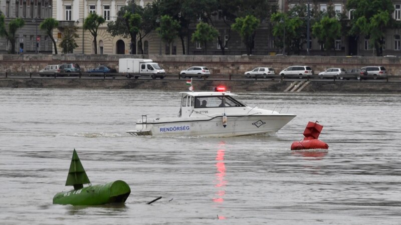 Во Унгарија две лица загинаа во судир на чамци на Дунав