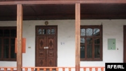 Tajikistan – Closed mosque in Dushanbe, 15Dec2008