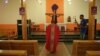 کلیساها در شمار زیادی از شهرهای آفریقای جنوبی به دلیل کرونا تعطیل است و مراسم مذهبی به صورت اینترنتی برگزار می‌شود؛ عکس از آرشیو