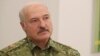 Аляксандар Лукашэнка ў вайсковай форме. Архіўнае фота.