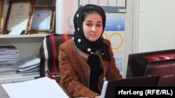 خماری حیدری مسئول بخش زنان دفتر ساحوی کمیسیون حقوق بشر در زون شمال افغانستان