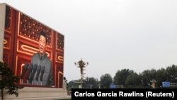 Реч на президент Си Дзинпин се излъчва на огромен екран в Пекин