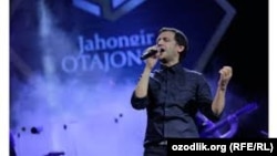 Uzbek singer Jahongir Otajonov (file photo)