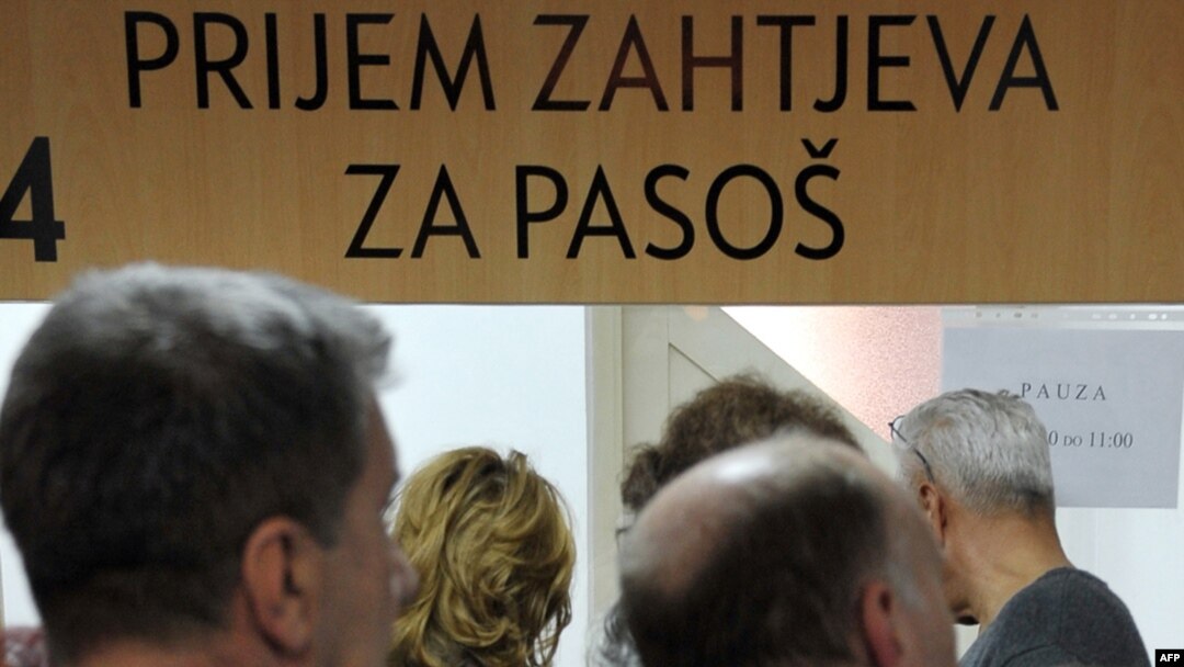 Gužve na šalterima za izdavanje biometrijskih pasoša, Sarajevo, novembar 2010