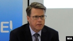 Евроамбасадорот Самуел Жбогар. 