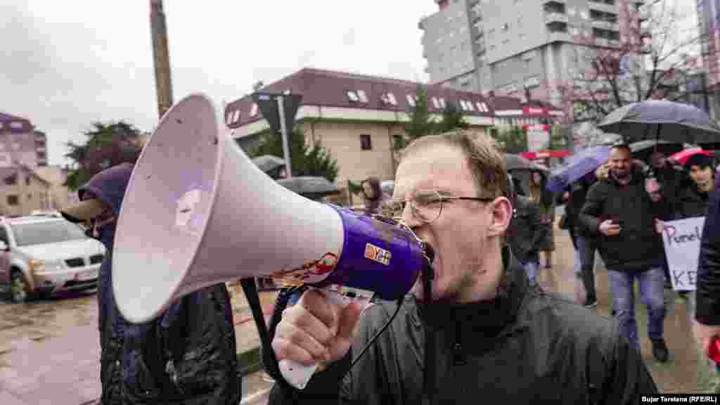 Qytetarët shprehën pakënaqësi edhe vitin e kaluar, kur u miratua rritja e faturave të rrymës për 16.1 për qind. 