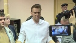 Суд у Росії засудив опозиціонера Навального до 5 років умовно (відео)