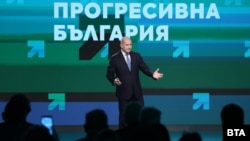 Румен Радев во время предвыборной кампании "Прогрессивной Болгарии"