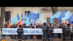 Proteste la ambasada Rusiei