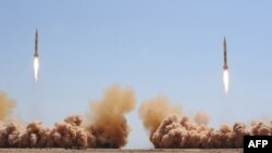 Rachete de tip „Joulan 1” și „Joulan 2”, lansate de sirieni la manevre militare în 2012