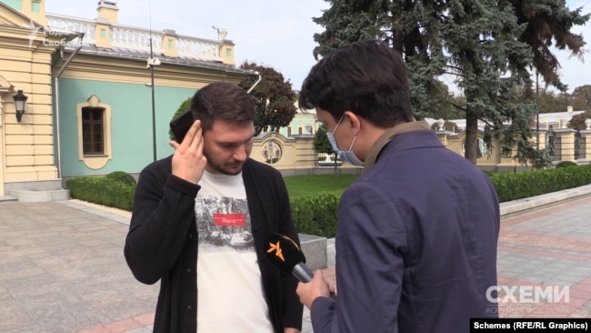 Журналісти запропонували заступникові голови фракції «Слуга народу» прослухати аудіозаписи, надані Дмитренком