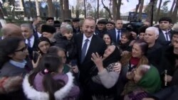 'Sovet dönəminin davamıdır' - Şəxsiyyətə pərəstiş gənclərin düşüncəsinə necə təsir edir?