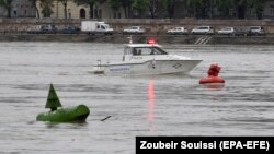 Полиция Дунайда бедарак йўқолган 21 одамни қидиришда давом этмоқда.