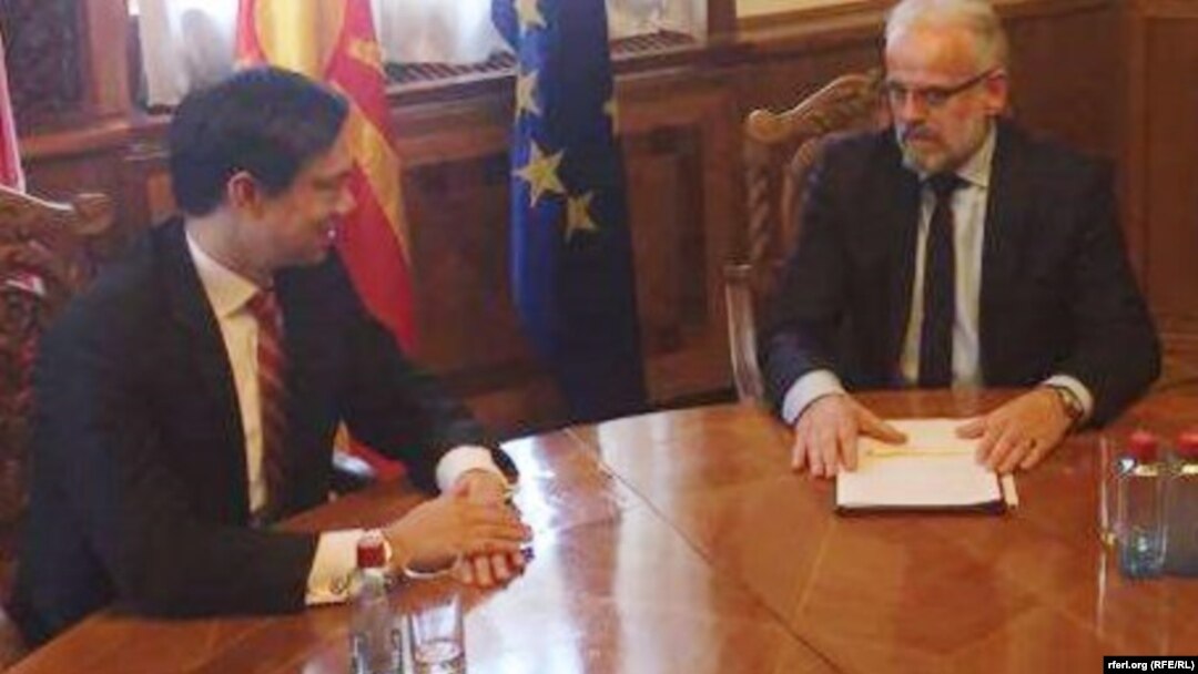 Brajan Hojt Ji i Talat Džaferi