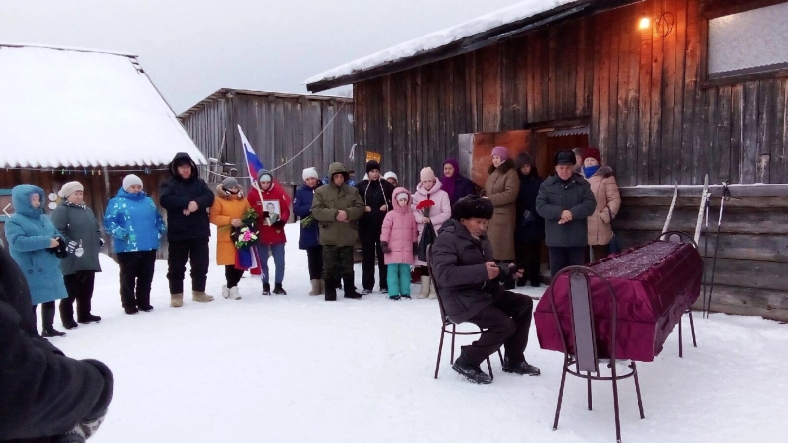 Războiul din Ucraina s-a infiltrat în societatea rusă - nu doar în orașele mari, ci și în satele mici și îndepărtate, precum Novy Ashap, unde Timur Izhguzin a fost înmormântat luna trecută, după ce a fost ucis pe front.