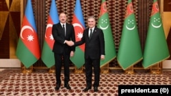 Prezident İlham Əliyevin Türkmənistan Xalq Məsləhətinin sədri Qurbanqulu Berdiməhəmmədov ilə təkbətək görüşü.