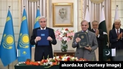 Қазақстан президенті Қасым-Жомарт Тоқаев пен Пәкістан премьер-министрі Шахбаз Шариф. Исламабад, 5 ақпан 2026 жыл