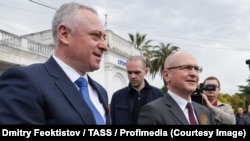 Бадра Гунба и Сергей Кириенко, архивная фотография