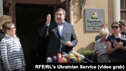 По мнению экспертов, украинские власти сделали все для того, чтобы Саакашвили стал носителем риска дестабилизации, и, в случае его экстрадиции, Грузии грозит то же самое